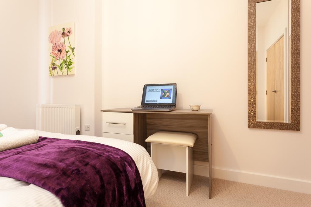 Self-Contained Town Centre One Bedroom Apartments By Helmswood Serviced Apartments Редхилл Экстерьер фото